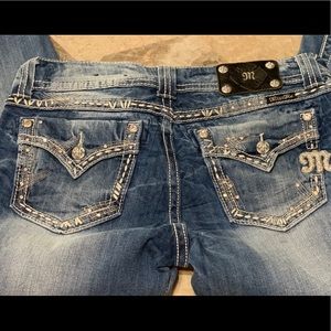 Miss Me crops-GUC- size 30